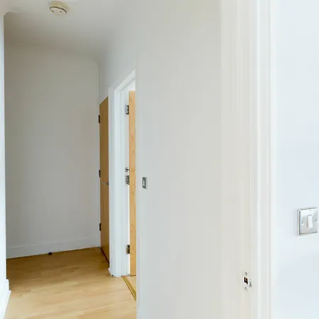 Apartment Serviced - The Qube